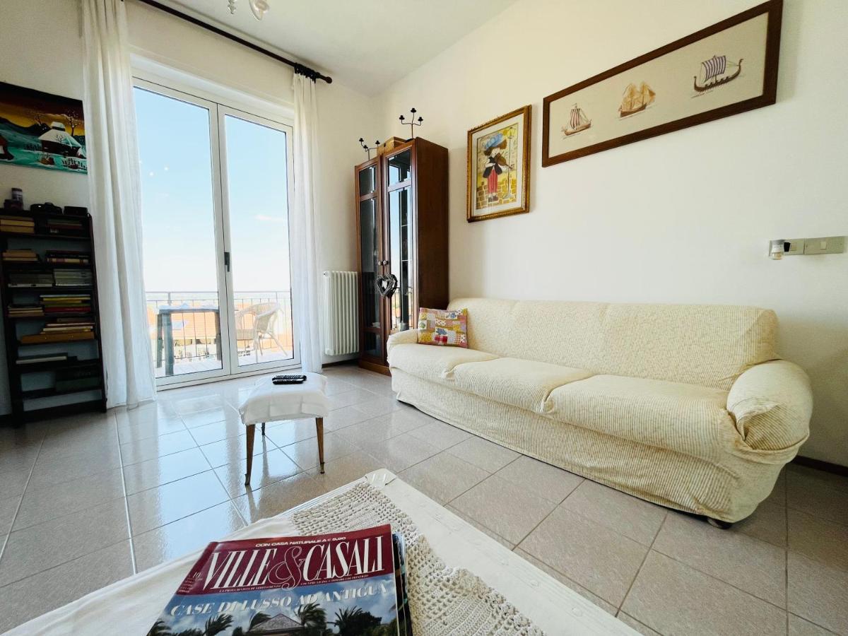 Casa Vacanze Con Vista Panoramica Frassinello المظهر الخارجي الصورة